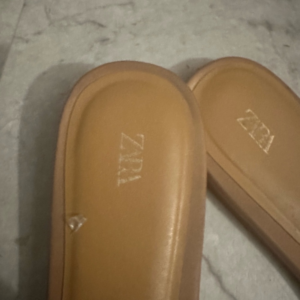 Zara slides